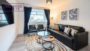 SPACIOUS 3 bed 2 bath House in Aldershot, FREE PARKING By REDWOOD STAYS
